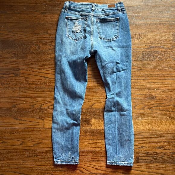 Judy Blue Boyfriend Fit Jeans - Picture 7 of 8